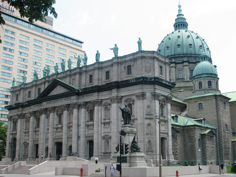 Marie Reine du Monde