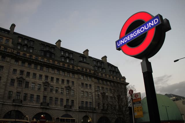 London 1 (2011)
